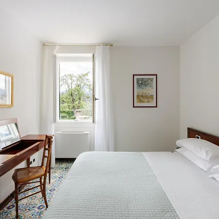 Residence L'Ulivo - Apartments In The City Center, With Fitness, Squash & Private Parking-3